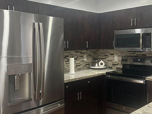 4th image of 566 NW 208th Way #566