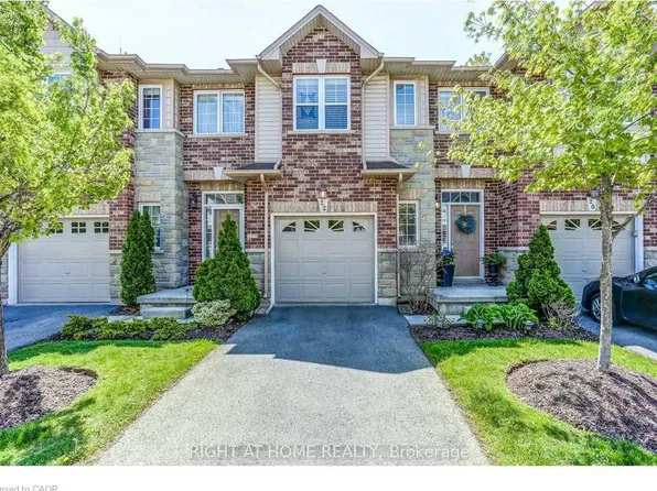 22 Liddycoat Ln #9, Hamilton, ON L9G 0A7