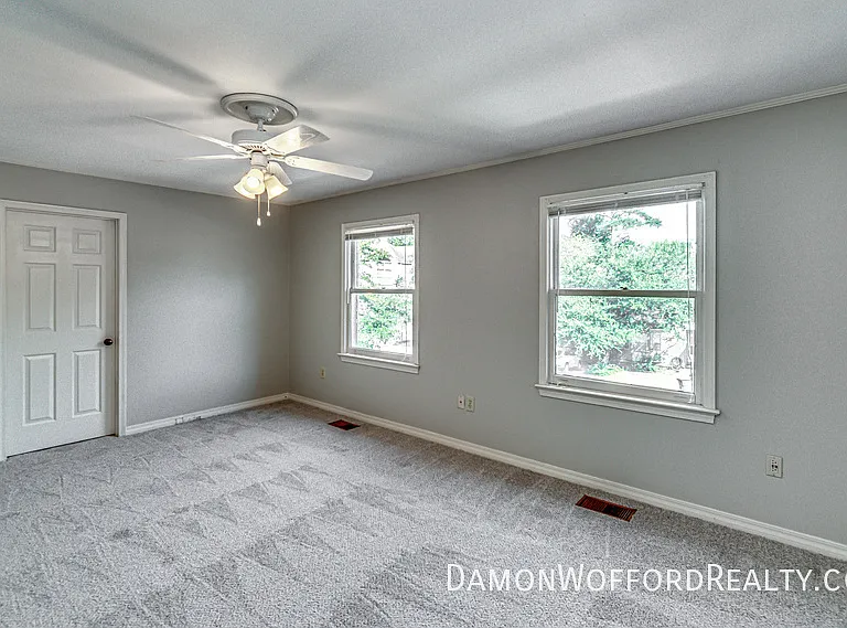 1435 Roxbury Ct — Photo 33