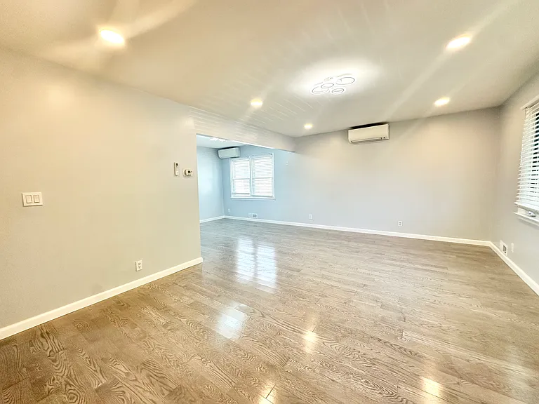 109 Manila Ave #2 — Photo 1