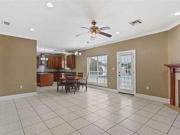 3rd image of 3325 Knightsbridge Ct
