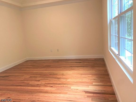 5th image of 57 Hazelwood Ave #2