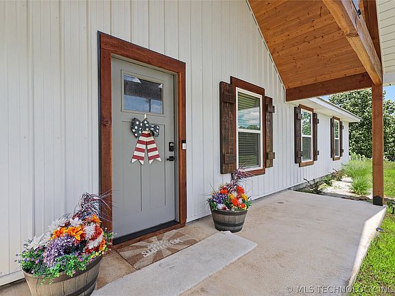 4th image of 20471 W Chicken Creek Rd