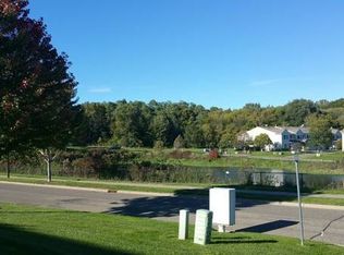 750 Maple Hills Dr APT G, Maplewood, MN 55117