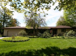 2271 W River Rd, Muskegon, MI 49445