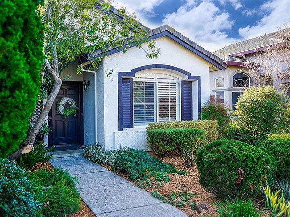 3rd image of 4027 Lloyd Drive