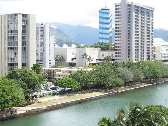 Across Ala Wai Promenade great for jogging