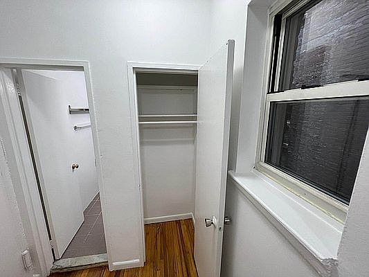 5th image of 317 W 21st St #2B
