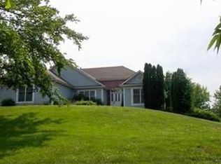 8610 Waverly Rd, De Soto, KS 66018