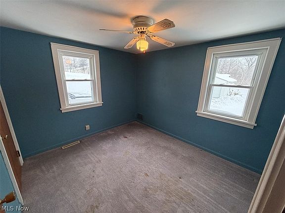 5th image of 1070 Calla Rd E