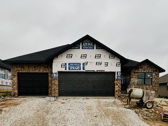 2nd image of 935 S Pindall Lane