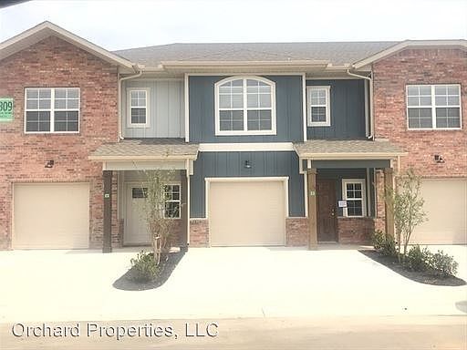 2nd image of 1009 SW Anchor Way APT 6