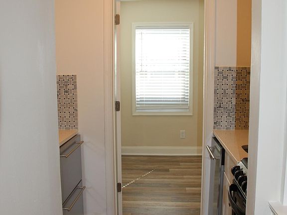 5th image of 720 N Monroe St APT 1