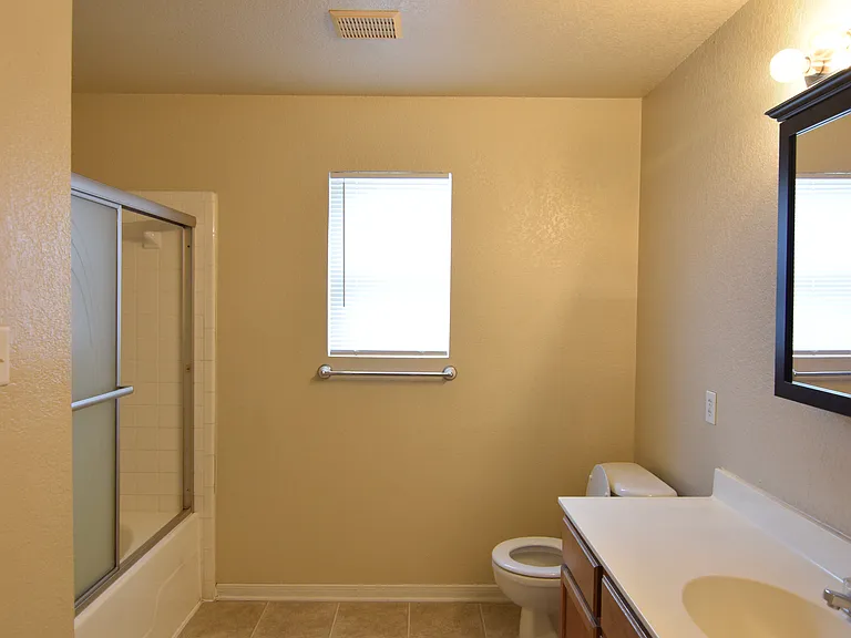 2107 Miller St — Photo 14
