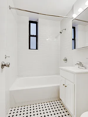 Rented by Cooper & Cooper Real Estate | media 16