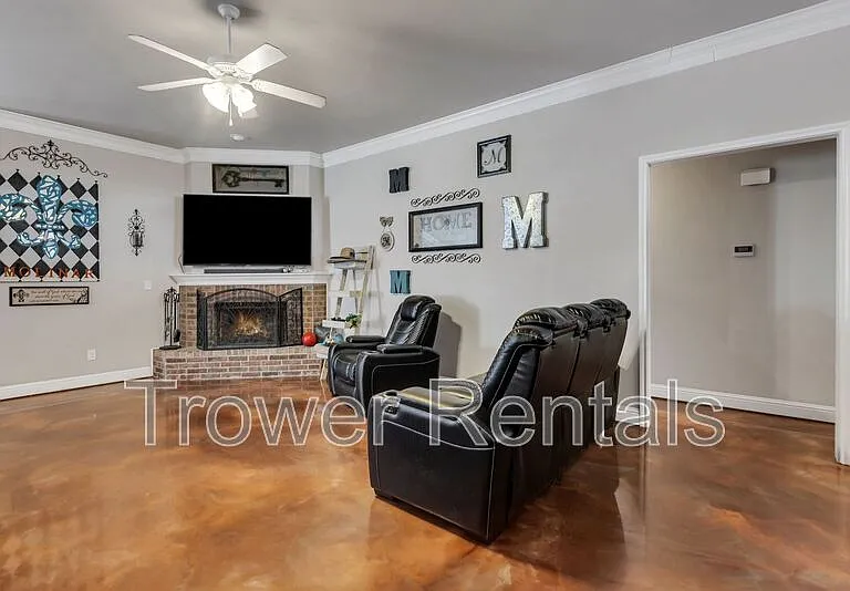 9915 Rainbow Dr — Photo 24