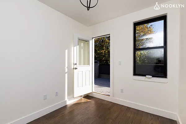 Rented by Nooklyn NYC LLC | media 46