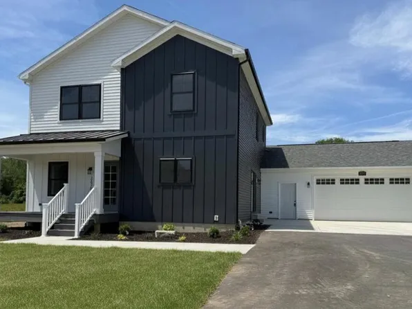 2670 Settlers Creek Rd, Fennville, MI 49408