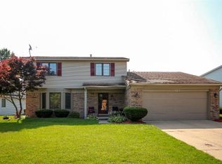 6323 Robison Ln, Saline, MI