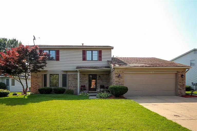 6323 Robison Ln photo 1