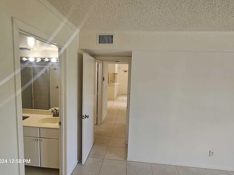 2500 Anchorage Cv #C-3 — Photo 16