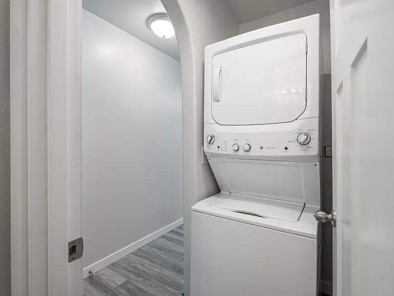 7035 Gold Kings Ave — Photo 8
