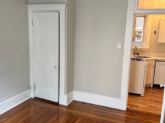 4th image of 39 Hemenway St APT 14