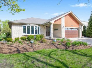 1742 N Beverly Ln, Arlington Heights, IL 60004