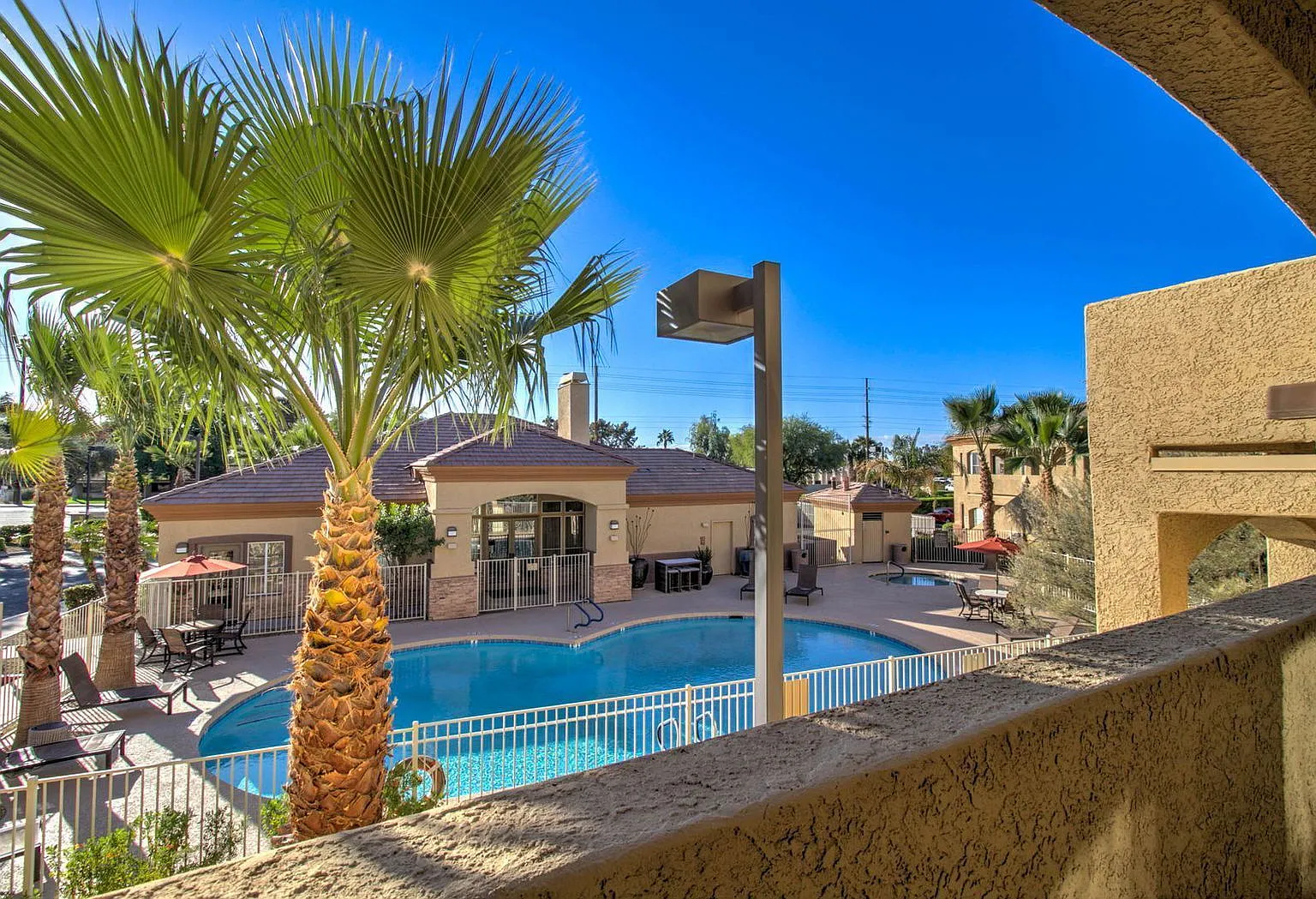 1 bed, 1.0 bath, 745 sqft, $1,300 — Photo 1