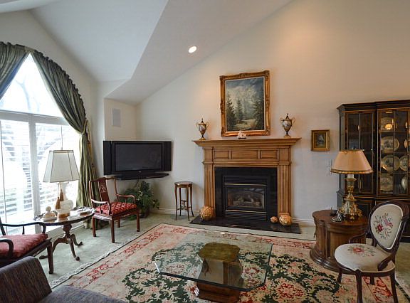 3rd image of 3429 Sun Cir