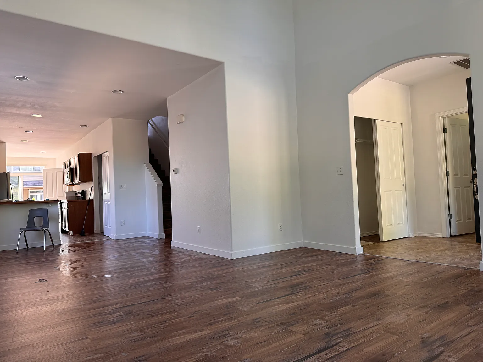 3 bed, 2.5 bath, 1668 sqft, $2,495 — Photo 2