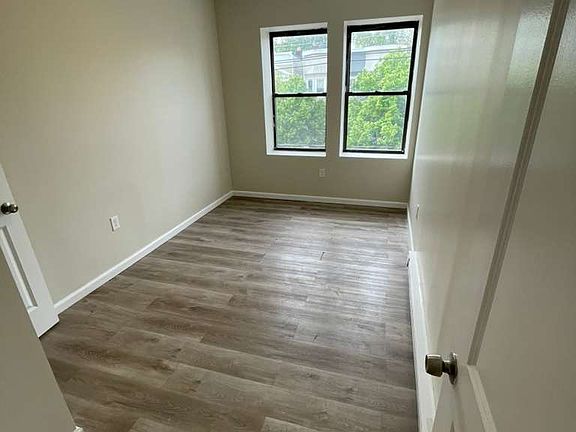 4th image of 383 Avon Ave #3R