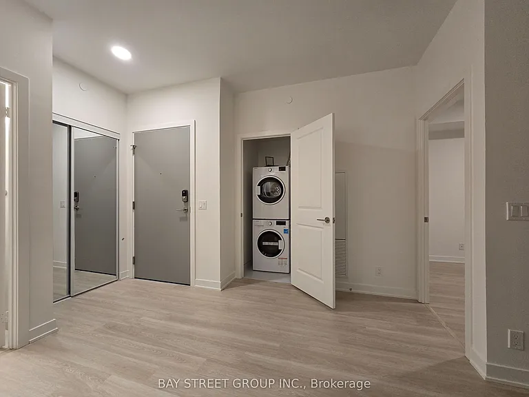 50 Upper Mall Way #1806B — Photo 12