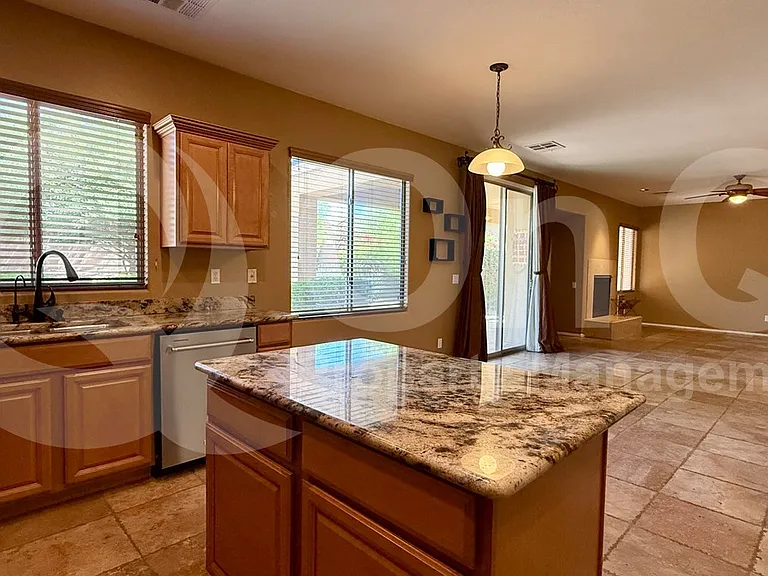 2314 W Spur Dr — Photo 13