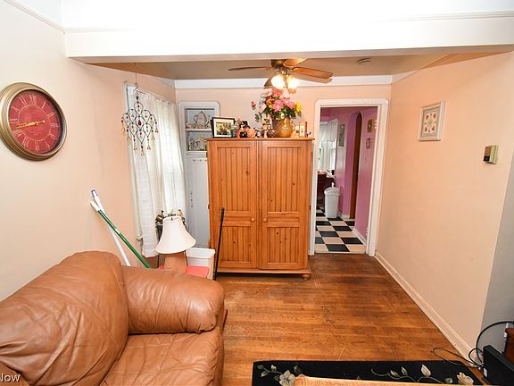 4th image of 4137 W 157th St