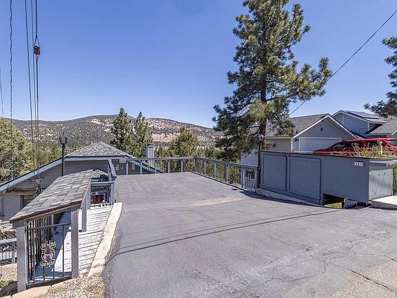 3rd image of 337 Lookout Dr