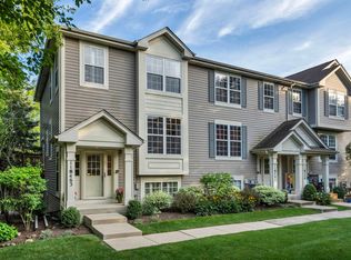 11S463 Rachael Ct, Willowbrook, IL 60527