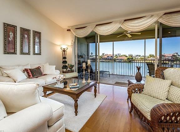 4th image of 220 Waterside Cir Unit 202