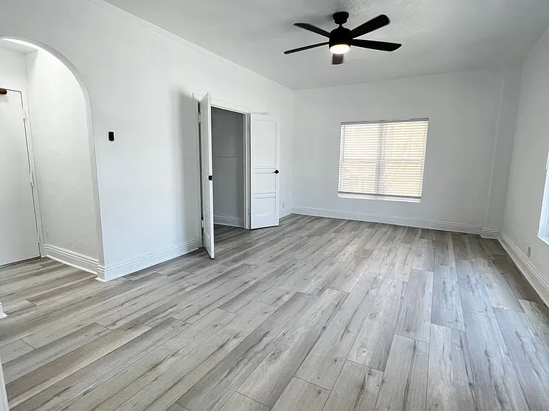 Serrano Towers — Photo 12
