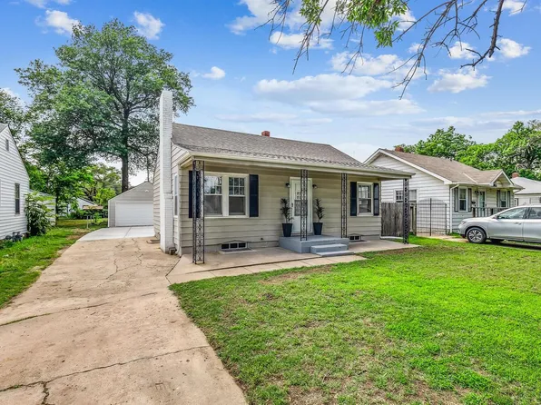 2133 S Laura Ave, Wichita, KS 67211