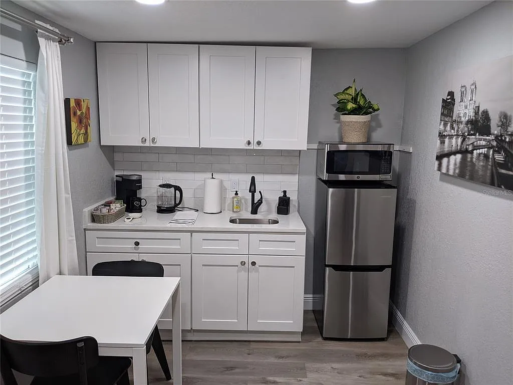 Studio, 1.0 bath, 350 sqft, $1,119 — Photo 3