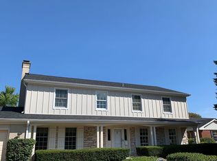 1349 Somerset Dr, Glenview, IL 60025