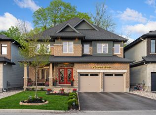 43 Angel Hts, Ottawa, ON K2S2N2