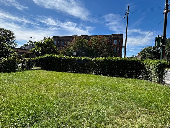 2nd image of 5901 S Indiana Ave #1