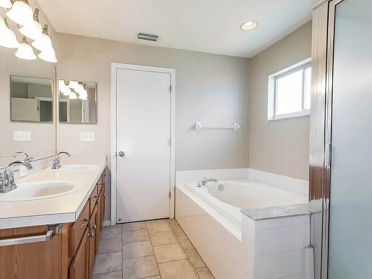 1106 Summer Breeze Dr — Photo 11