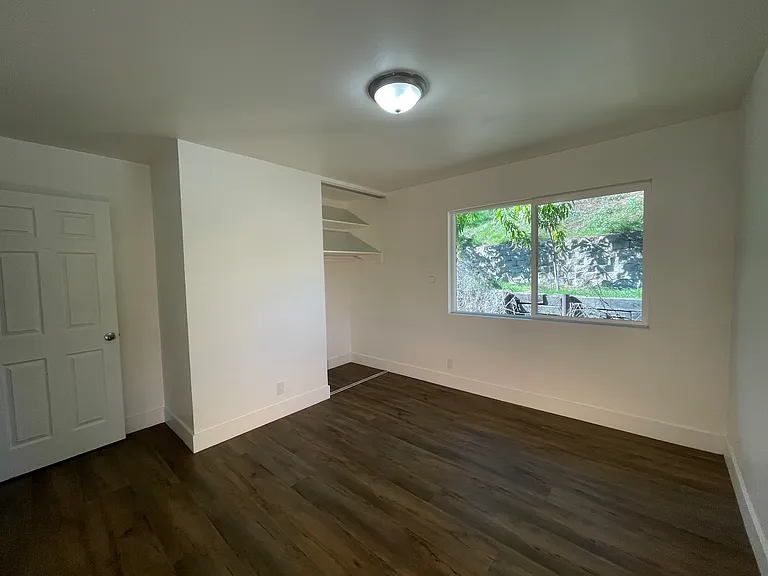 2863 Grand Ave — Photo 10