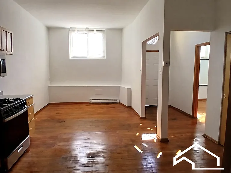 4810 W Barry Ave #G — Photo 3