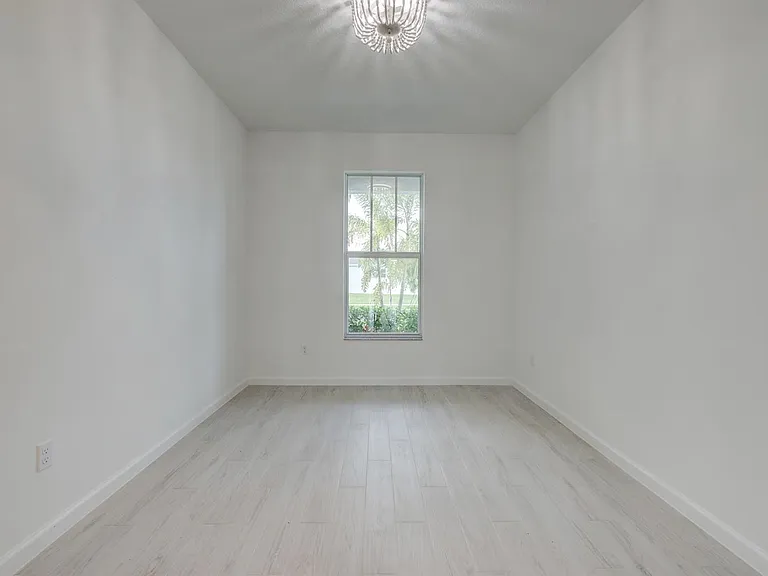 12712 SW Eleanor Dr — Photo 24
