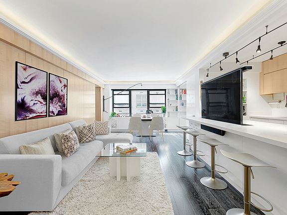 2nd image of 150 E 56th St APT 7G