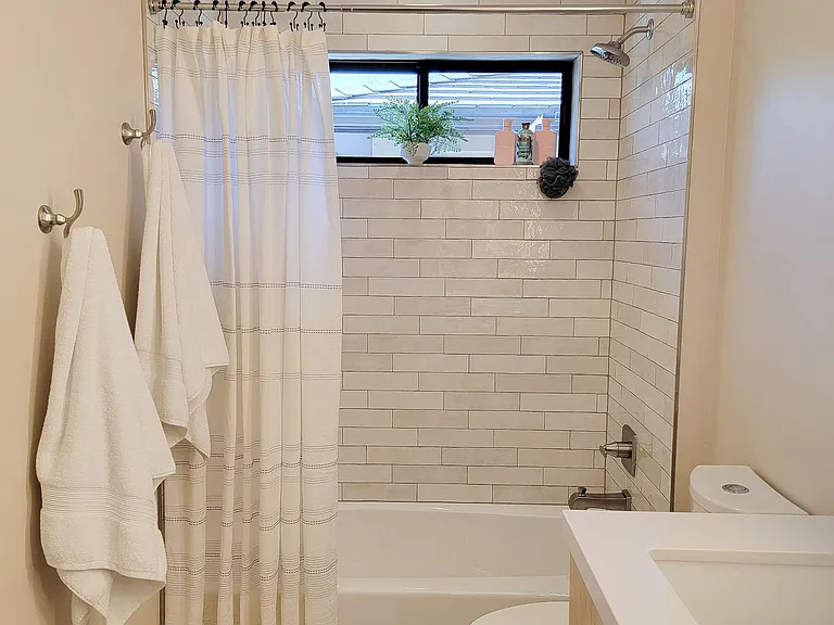 437 S Montezuma St — Photo 7